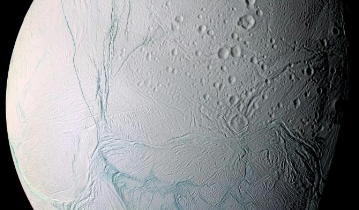 Image d'Encelade publiée par la NASA le 14 juin 2023
