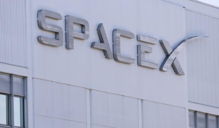 Un bâtiment de l'entreprise SpaceX à Hawthorne, en Californie, le 26 mars 2026