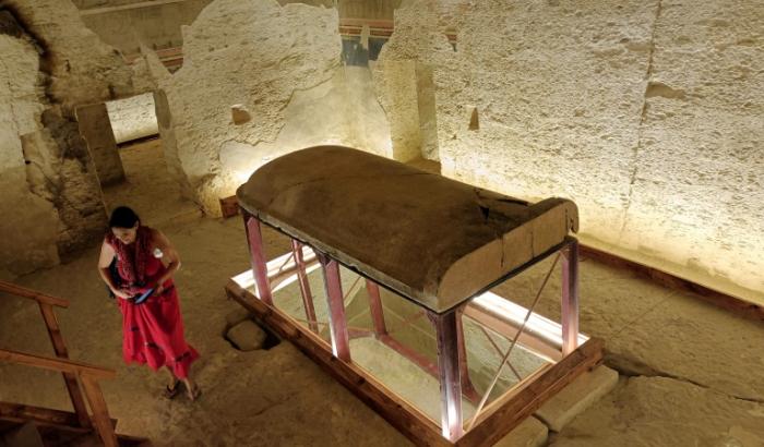 In Ägypten ist nach mehr als zwei Jahrzehnten der Restaurierung das Grab von Pharao Amenhotep III. wieder für die Öffentlichkeit zugänglich.