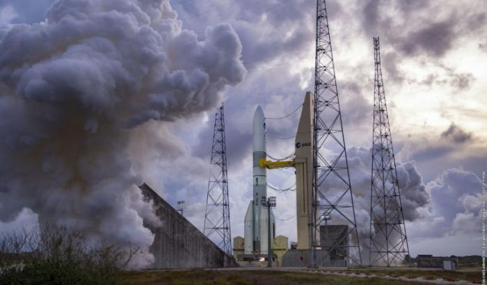 Neuer Rückschlag für die Ariane 6: Der Wettersatelliten-Betreiber Eumetsat hat einem Bericht zufolge kurz vor dem Erstflug der neuen europäischen Trägerrakete einen Start mit der Ariane 6 abgesagt. Er will stattdessen eine SpaceX-Rakete nutzen.