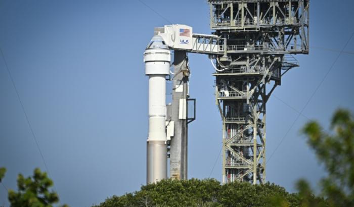 La fusée Atlas V de United Launch Alliance (ULA) transportant le vaisseau spatial Starliner de Boeing au Centre spatial Kennedy à Cap Canaveral, le 3 juin 2024 en Floride
