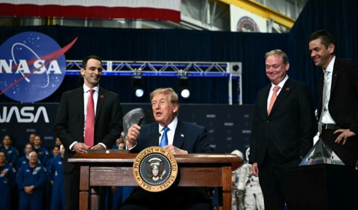 US-Präsident Donald Trump hat ein Dekret zur Gründung einer neuen Weltraum-Akademie unterzeichnet. Er zeichnete zudem die Crew der Artemis-2-Mission aus, die im April den Mond umrundet hatte.