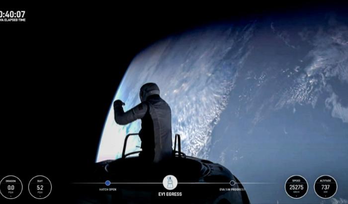 Jared Isaacman lors de sa sortie dans l'espace pendant la mission Polaris Dawn de SpaceX, le 12 septembre 2024