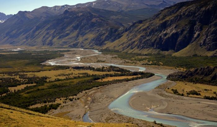 Ein deutsch-argentinisches Forscherteam hat in Patagonien einen neuen Langhalssaurier entdeckt. Der Dinosaurier namens Bicharracosaurus dionidei aus der oberen Jurazeit lebte vor rund 155 Millionen Jahren.