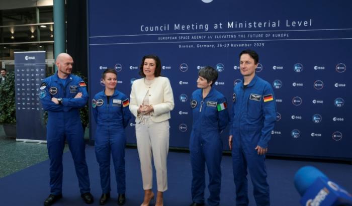 Bei den geplanten Mond-Missionen der US-Raumfahrtbehörde Nasa soll auch ein deutscher Astronaut dabei sein. ESA-Chef Aschbacher entschied sich nach eigenen Angaben "für ESA-Astronauten deutscher, französischer und italienischer Nationalität".