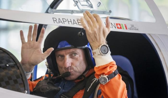 Der Höhenrekord des Piloten Raphaël Domjan mit seinem Solarflugzeug SolarStratos vom August 2025 ist offiziell bestätigt worden. Der Internationale Luftsportverband erkannte eine Flughöhe von 9640 Metern an - und zeichnete den Schweizer aus.