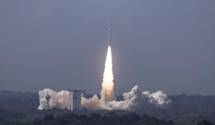 Le lanceur léger de l'ESA, Vega-C, lors d'un lancement à au centre spatial de Kourou, en Guyane, le 1er décembre 2025