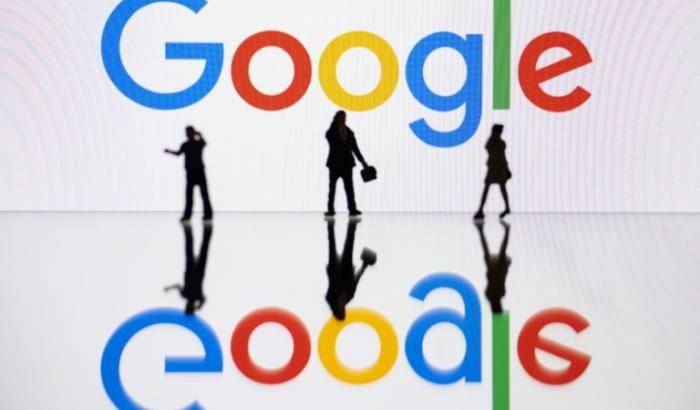 Der US-Konzern Google will zumindest in den USA für seine Internet-Suchmaschine nun auch Ergebnisse auswerfen, die mit Künstlicher Intelligenz (KI) erzeugt wurden.