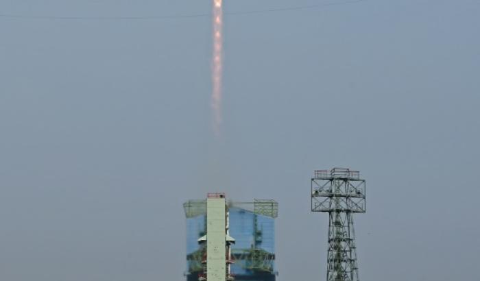 Photo diffusée par l'Organisation indienne de recherche spatiale (ISRO), le 21 octobre 2023, montrant le décollage du véhicule d'essai Gaganyaan (TV) depuis le centre spatial Satish Dhawan à Sriharikota, une île au large des côtes du sud de l'État d'Andhra Pradesh