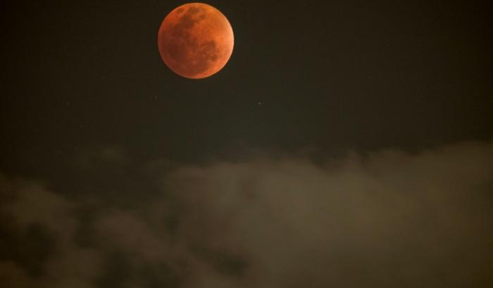 Une "Lune de sang" observée depuis Johannesburg le 7 septembre 2025