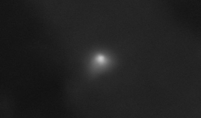 Photo diffusée le 22 juin 2026 par la Nasa, prise par une caméra HiRISE (High Resolution Imaging Science Experiment) à bord de la sonde Mars Reconnaissance Orbiter, montrant une image de la comète interstellaire 3I/ATLAS, le 2 octobre 2025