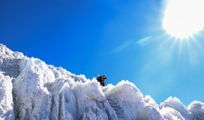 In einer Schneehöhle in der Antarktis ist eine Art Klima-Archiv der Erde in Betrieb gegangen.
