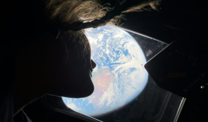 Photographie prise à l'intérieur du vaisseau Orion et montrant l'astronaute Christina Koch, première femme à participer à une mission lunaire