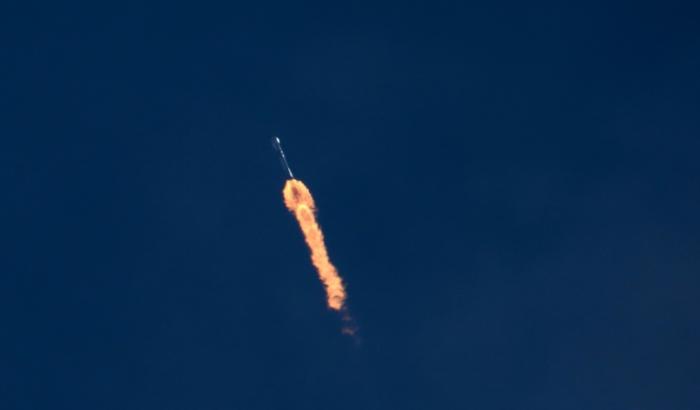 Une fusée Falcon 9 de SpaceX décolle de la base spatiale de Vandenberg, à Lompoc, le 28 mai 2024 en Californie