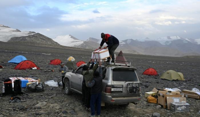 Camp de la mission scientifique Pamir Ice-Memory au pied du Kon Tchoukourbachi dans le massif du Pamir au Tadjikistan, le 25 septembre 2025