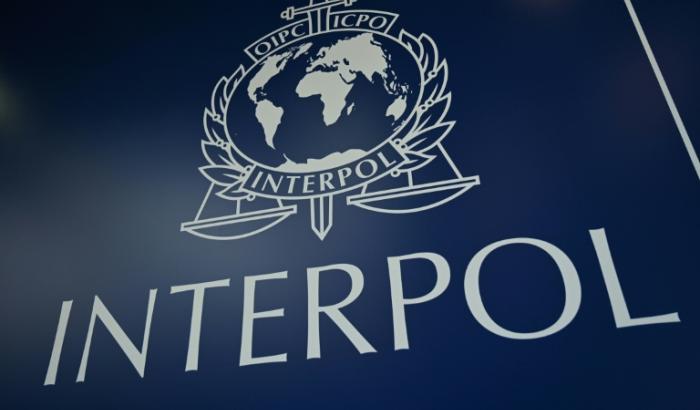 Cyberkriminalität, die etwa Datenklau und betrügerische Investment-Plattformen umfasst, breitet sich nach einem Bericht von Interpol immer weiter aus.