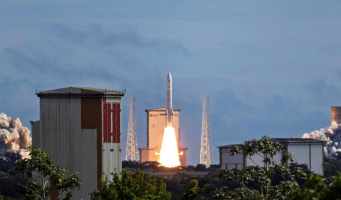 Ariane 64 lance 36 satellites pour la constellation Amazon Leo depuis Kourou, en Guyane française, le 17 juin 2026