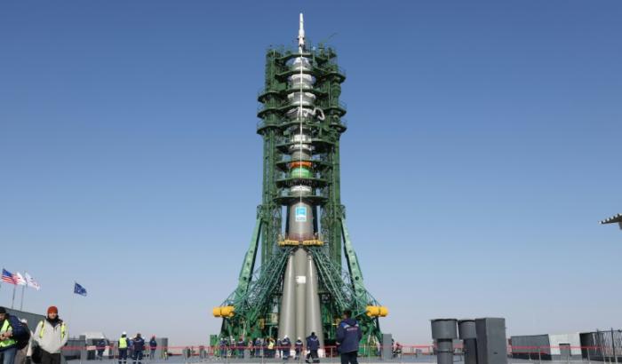 Zwei Tage nach dem Abbruch des Starts einer russischen Sojus-Trägerrakete zur Internationalen Raumstation ISS in letzter Sekunde soll am Samstag ein zweiter Startversuch folgen.