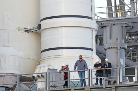 Nach wochenlanger Verzögerung wegen technischer Probleme soll die Artemis-2-Mission Richtung Mond nun womöglich Anfang April starten. Mit Artemis 2 soll erstmals seit mehr als 50 Jahren eine bemanntes Raumschiff den Mond umkreisen.