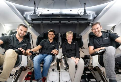 Erstmals sind Astronauten aus Indien, Polen und Ungarn zur Internationalen Raumstation ISS gestartet.