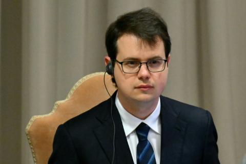 Christopher Olah, cofondateur de la société américaine d'intelligence artificielle (IA) Anthropic, assiste à la présentation de la première encyclique du pape Léon XIV, "Magnifica Humanitas", consacrée à l'essor de l'intelligence artificielle, le 25 mai 2026 au Vatican