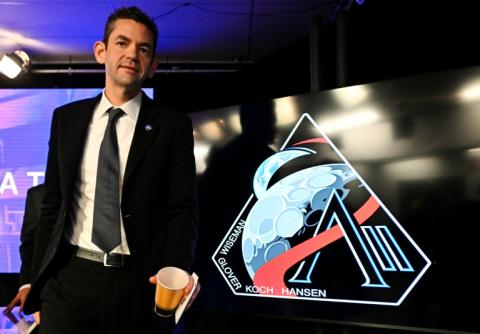 igentlich wollen die USA mit ihrem Mondprogramm Artemis bis zum Jahr 2028 erstmals seit mehr als 50 Jahren Menschen auf den Mond bringen - doch nun hat die Raumfahrtbehörde Nasa nach einer Serie von Verzögerungen eine Kurskorrektur vorgenommen.