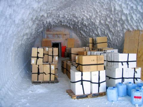 SCIUne cave à cristauix à la base franco-italienne de Concordia, le 27 janvier 2007 en Antarctique