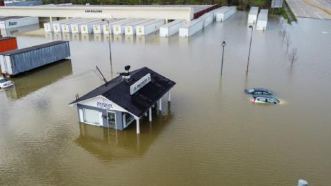 Inondations à Frankfort (Kentucky), aux Etats-Unis, le 7 avril 2025
