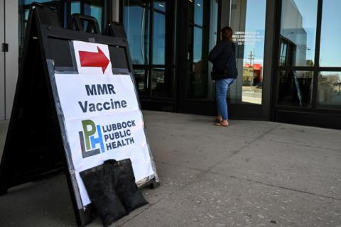 Un centre de santé où le vaccin contre la rougeole, les oreillons et la rubéole est administré à Lubbock, le 27 février 2025 au Texas