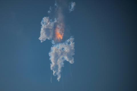 La fusée Starship de SpaceX a explosé peu après son décollage de la Starbase, le 20 avril 2023 à Boca Chica, au Texas