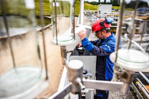 Sogenannte Ewigkeitschemikalien sind laut einer Studie trotz aller Bemühungen kaum aus der Umwelt in Europa zu entfernen. Zudem kosteten die Maßnahmen jährlich mehr als hundert Milliarden Euro, heißt es in der Untersuchung.