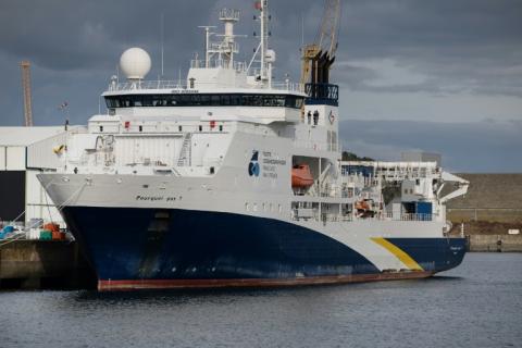 La navire scientifique de l'Ifremer, le Pourquoi Pas?, qui a servi aux prélèvement au fond de l'océan Indien au large de Mayotte, à quai à Brest le 11 octobre 2024