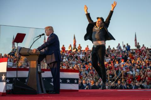 Le patron de SpaceX Elon Musk et Donald Trump lors d'un meeting de campagne, à Butler, en Pennsylvanie, le 5 octobre 2024