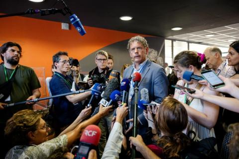 Le chercheur américain Brian Sandberg, bénéficiaire du programme d'accueil de l'université d'Aix-Marseille, à une conférence de presse à Marseille le 26 juin 2025