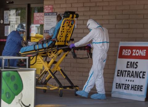 In den USA sind laut einer Studie seit Ende Januar rund 300.000 Menschen mehr gestorben als in solchen Zeiträumen üblich - und ein Großteil dieser Übersterblichkeit lässt sich auf die Corona-Pandemie zurückführen.