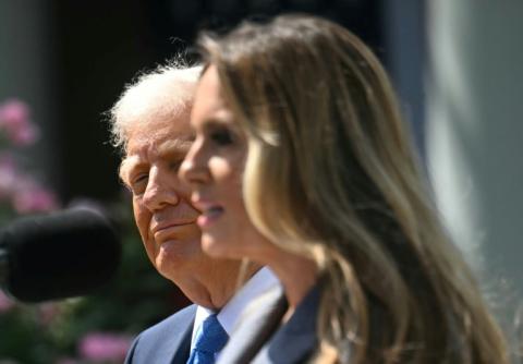 Melania Trump hat ein mit Hilfe von Künstlicher Intelligenz (KI) aufgenommenes Hörbuch veröffentlicht - nachdem sie sich kürzlich ausgerechnet gegen KI-generierte Bilder im Zusammenhang mit sogenannter Rachepornografie eingesetzt hatte.