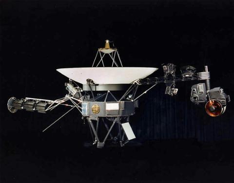 Image de la NASA du 9 août 2002 montrant l'un des vaisseaux spatiaux Voyager
