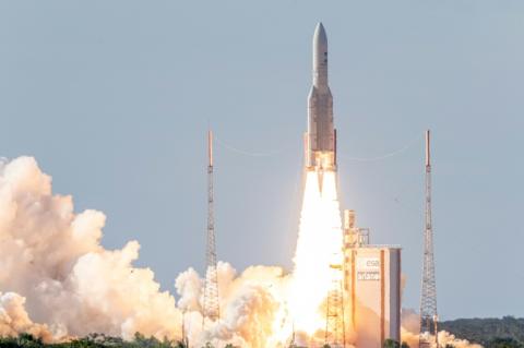 Décollage d'Ariane 5 avec deux satellites de telecommunications, à Kourou en Guyane le 6 août 2019