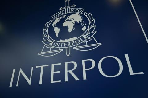 Cyberkriminalität, die etwa Datenklau und betrügerische Investment-Plattformen umfasst, breitet sich nach einem Bericht von Interpol immer weiter aus.