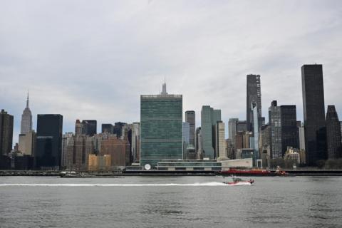 Le siège de l'ONU au bord de l'East River à New York, le 10 avril 2025