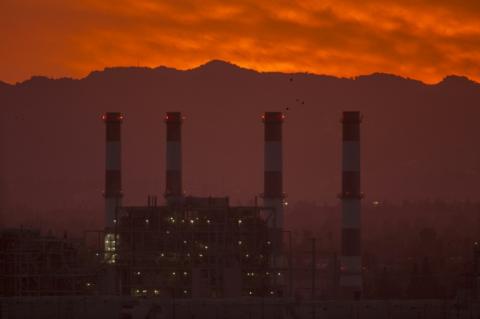 Die CO2-Konzentration in der Erdatmosphäre ist nach Angaben von UN-Experten im vergangenen Jahr um einen Rekordwert angestiegen. Es handele sich um den höchsten Anstieg seit Aufzeichnungsbeginn, erklärte die Weltmeteorologie-Organisation am Mittwoch.