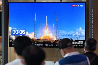 Südkoreas erste Mondsonde ist auf dem Weg zum Mond: Der Mond-Orbiter Danuri startete vom Weltraumbahnhof Cape Canaveral im US-Bundesstaat Florida an Bord einer Falcon-9-Rakete des US-Raumfahrtunternehmens SpaceX ins All.