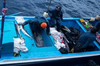 Un navire équatorien pêchant illégalement dans la zone du Sanctuaire de la faune et de la flore de Malpelo, arrêté par l'unité de réaction rapide des gardes-côtes de la marine colombienne dans le Pacifique colombien, le 8 septembre 2024