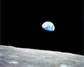 Image fournie par la Nasa et montrant le "Lever de Terre" photographié en décembre 1968 par l'équipage d'Apollo 8