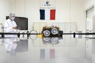 Le rover Idefix lors de sa présentation dans le cadre de la mission MMX (Martian Moons eXploration) de l’agence spatiale japonaise (JAXA), au siège du CNES à Toulouse, le 7 septembre 2023