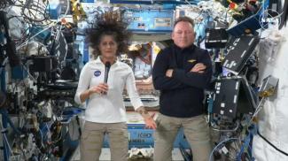 Les astronautes Butch Wilmore et Suni Williams lors d'une conférence de presse depuis la Station spatiale internationale le 13 septembre 2024