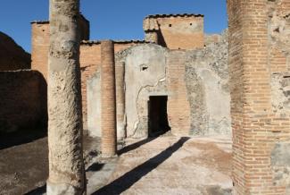 In den öffentlichen Bädern der antiken römischen Stadt Pompeji herrschten zumindest anfangs schlechte Hygienebedingungen. Zu dem Schluss kommen Forscher der Universität Mainz nach der Analyse von Kalkablagerungen in Brunnen, Rohren und Badeanlagen.