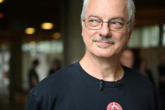 Morten Meldal, co-lauréat du prix Nobel de chimie 2022, s'adresse aux journalistes, à l'Université de Copenhague le 5 octobre 2022