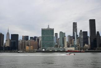 Le siège de l'ONU au bord de l'East River à New York, le 10 avril 2025