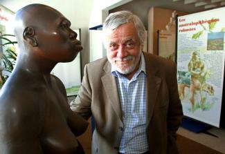 Yves Coppens, einer der Entdecker des berühmten Fossilienfundes "Lucy", ist tot. Nach Angaben seines Verlags starb der renommierte französische Paläontologe am Mittwoch im Alter von 87 Jahren an den Folgen einer langen Krankheit.